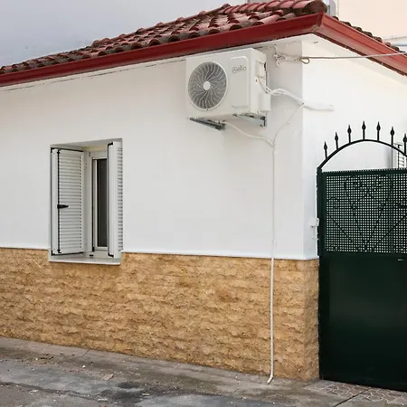 펜션 αυλή στην μαρίνα 칼라마타